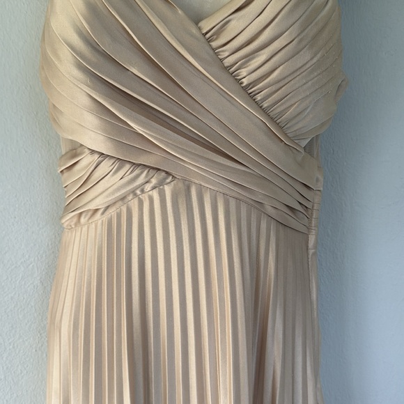 Masquerade champagne gold pleated v-neck mesh illusion back gown size small - Picture 3 of 13